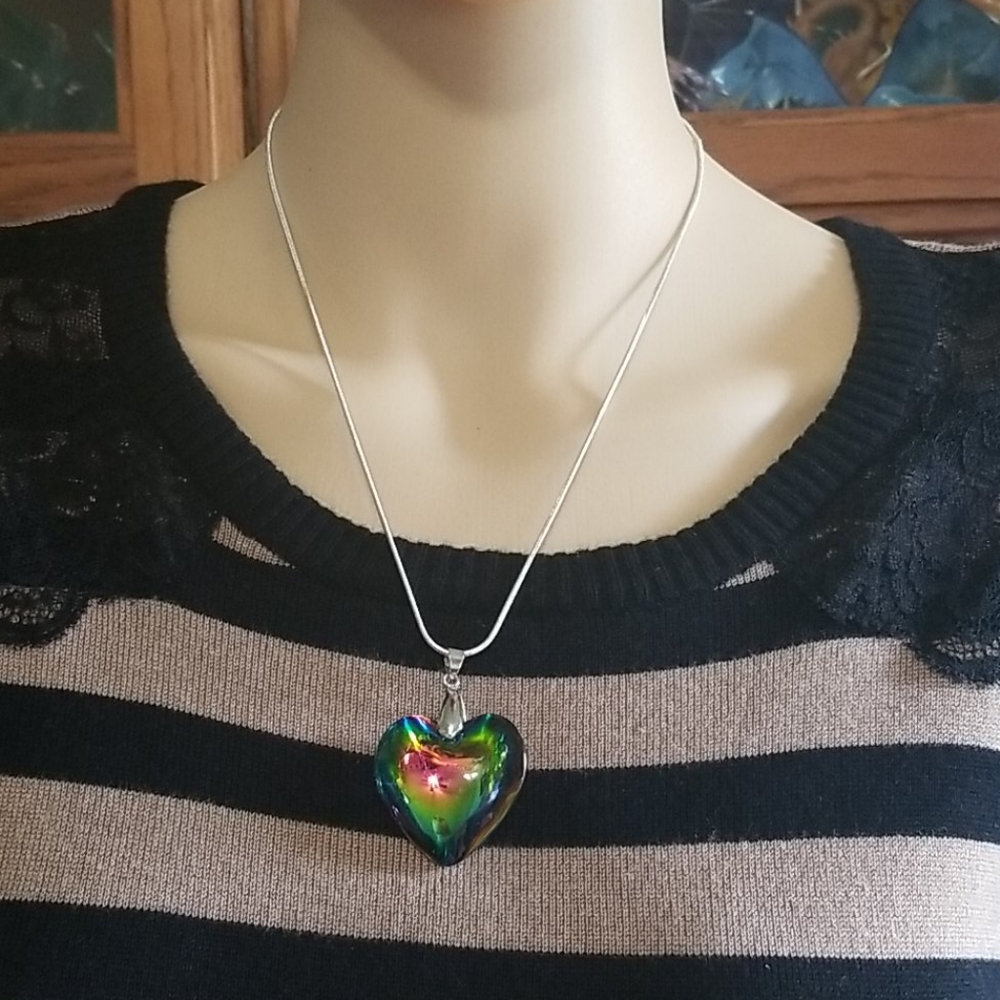 Women heart reversible pendant necklace